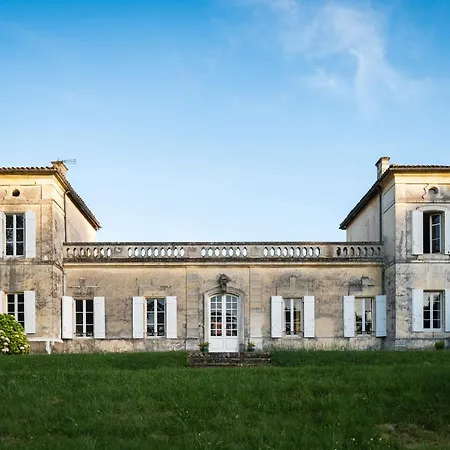 Couette-café Château Le Méjean 3*