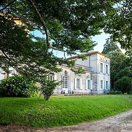 Bed & Breakfast Chateau Le Mejean 3*