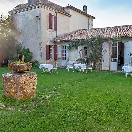Bed & Breakfast Chateau Le Mejean 3*