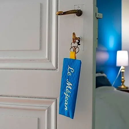Chateau Le Mejean Bed & Breakfast 3*