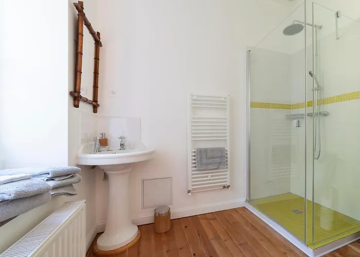 Couette-café Château Le Méjean 3*