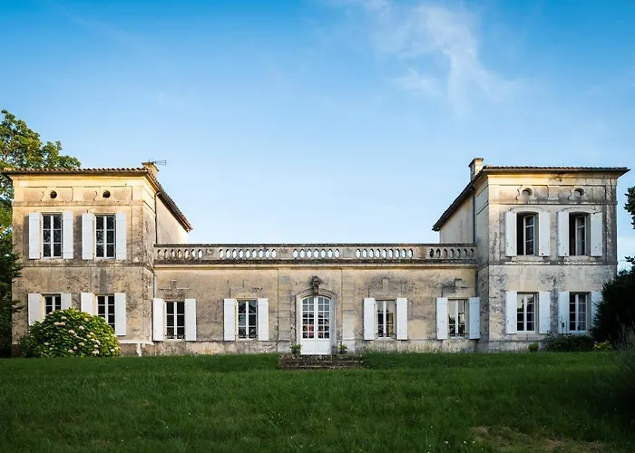 Couette-café Château Le Méjean 3*